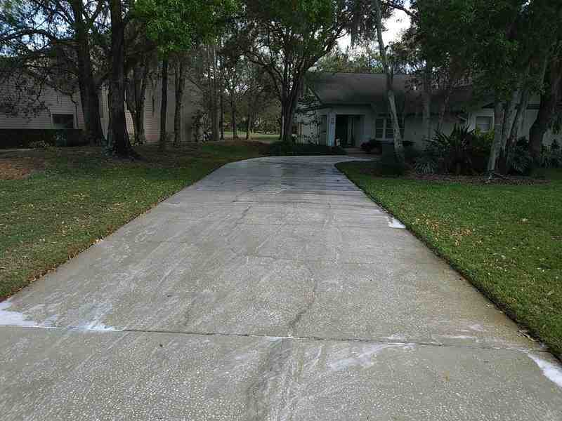 Driveway with post treatment 