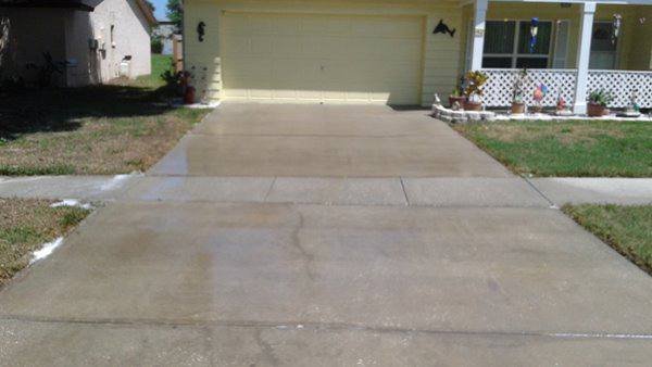 Cleaned driveway. Holiday Fl