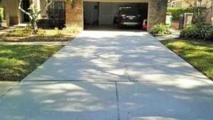 Cleaned driveway in cobb's landing palm harbor